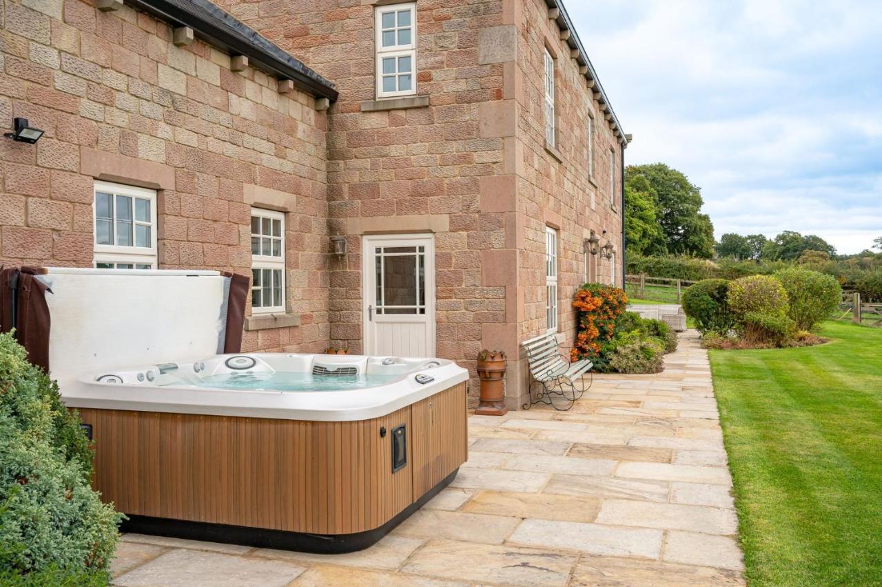 Tinkers Folly Villa Harrogate Exterior photo
